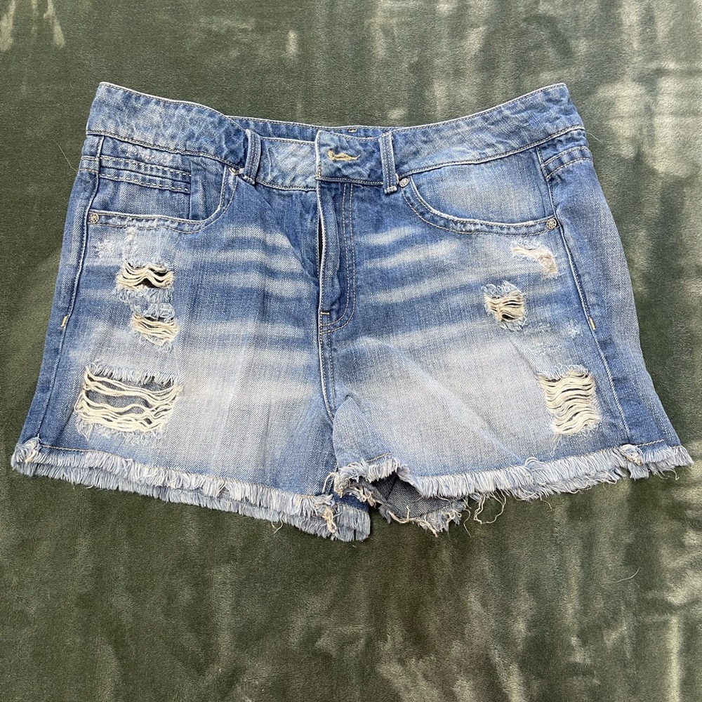 Buckle Black shorts sz 31